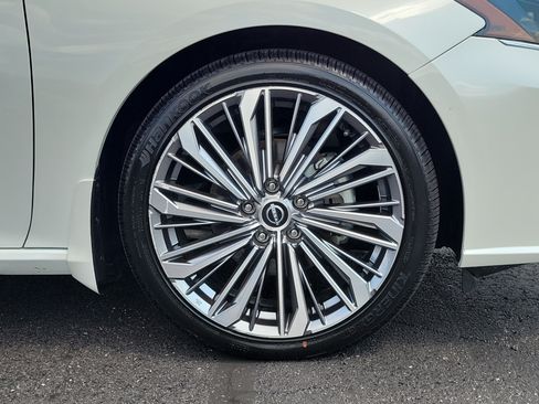 Used 2023 Nissan Altima 2.5 SL FWD image 5