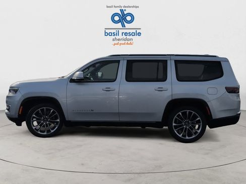 Used 2022 Jeep Wagoneer Series III w/ Premium Group I image 3