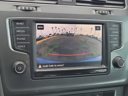 Used 2017 Volkswagen Golf Alltrack SE image 9