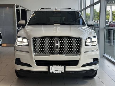 Certified 2024 Lincoln Navigator Reserve AWD/4WD image 2
