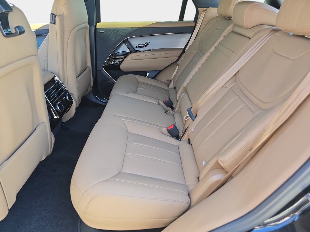 New 2027 Land Rover Range Rover Sport SE AWD/4WD image 16