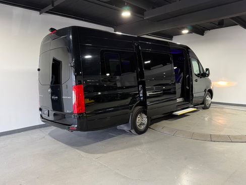 Used 2022 Mercedes-Benz Sprinter 3500 image 13