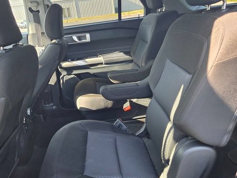 Used 2022 Ford Explorer XLT AWD/4WD image 13