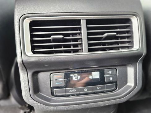 Used 2025 Volkswagen Atlas SE FWD image 29