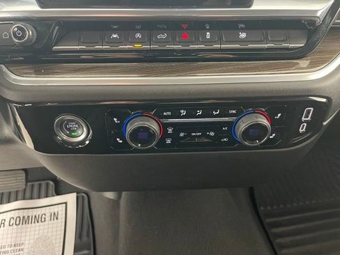 Used 2024 Chevrolet Silverado 1500 LT AWD/4WD image 42