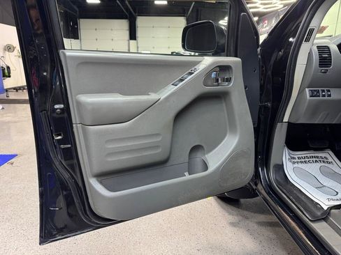 Used 2020 Nissan Frontier SV AWD/4WD image 12