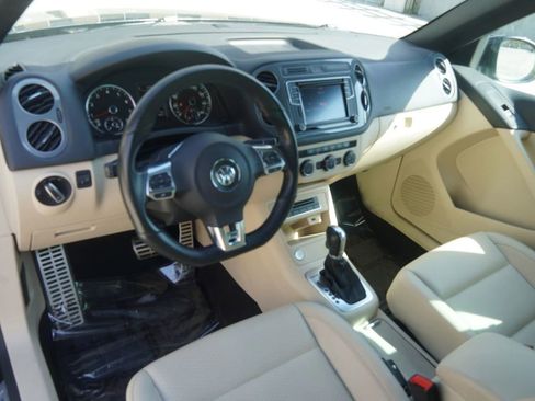 Used 2016 Volkswagen Tiguan R-Line AWD/4WD image 23
