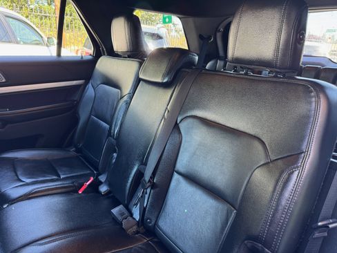 Used 2016 Ford Explorer XLT w/ Equipment Group 202A AWD/4WD image 16