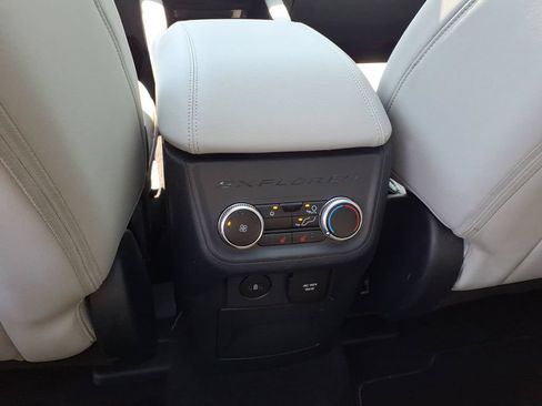 Used 2025 Ford Explorer Platinum w/ LUX Leather Package AWD/4WD image 13