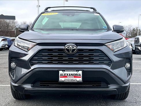 Used 2019 Toyota RAV4 XLE Premium image 3