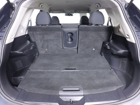 Used 2019 Nissan Rogue AWD image 34