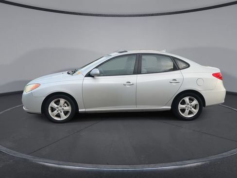 Used 2010 Hyundai Elantra SE FWD image 5