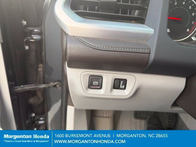 Used 2020 GMC Acadia SLT w/ LPO, Floor Liner Package FWD image 7