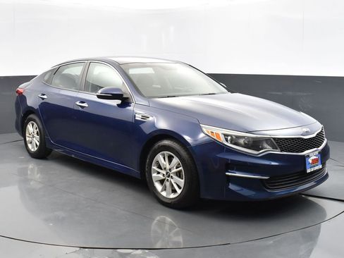 Used 2018 Kia Optima LX image 3