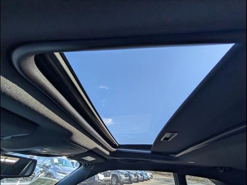 Used 2017 Dodge Challenger SRT Hellcat image 12