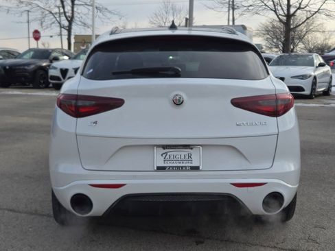 Used 2022 Alfa Romeo Stelvio Veloce image 13