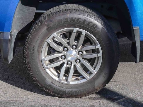 Used 2023 Chevrolet Colorado LT w/ LT Convenience Package II image 16