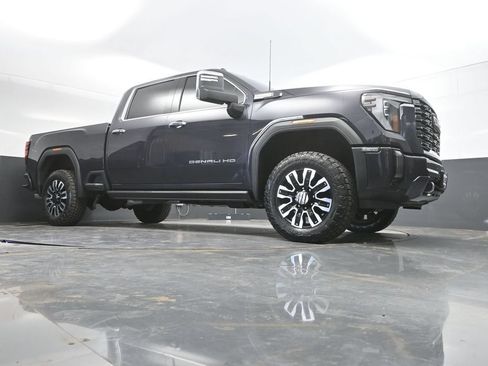 Used 2024 GMC Sierra 2500 Denali Ultimate AWD/4WD image 37