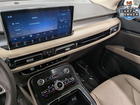 Used 2023 Lincoln Nautilus AWD w/ Premium Package image 11