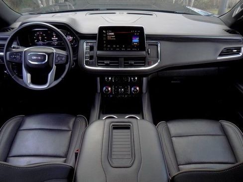 Used 2024 GMC Yukon XL SLT image 15