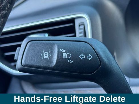 Used 2022 Ford Explorer Platinum w/ Equipment Group 601A image 12