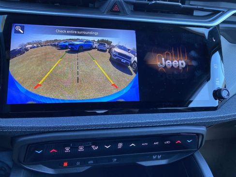 New 2026 Jeep Cherokee Laredo image 12