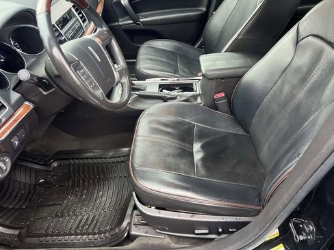 Used 2011 Lincoln MKZ image 17