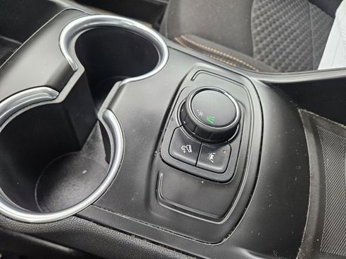 Used 2021 GMC Terrain SLE w/ LPO, Floor Liner Package image 26