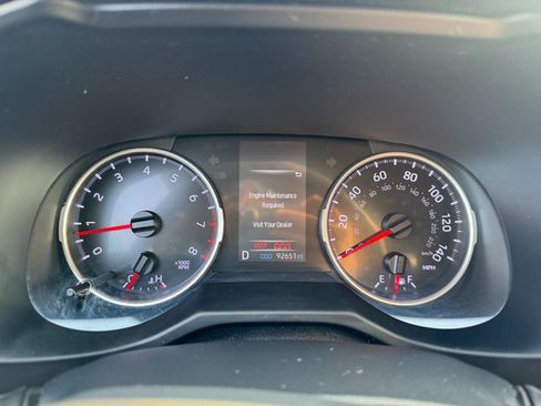 Used 2020 Toyota RAV4 LE FWD image 33