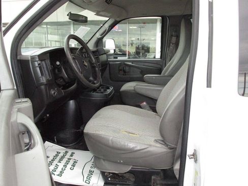 Used 2014 Chevrolet Express 2500 Extended RWD image 12