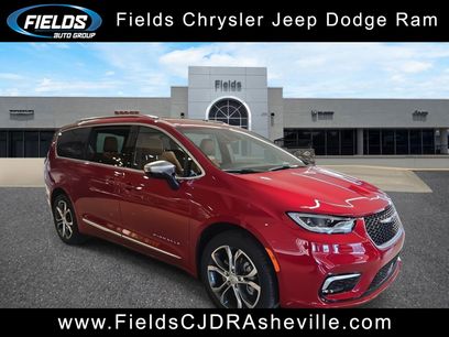 New 2026 Chrysler Pacifica Pinnacle