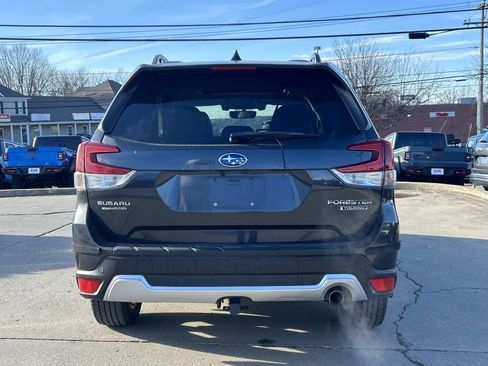 Used 2019 Subaru Forester Touring image 7