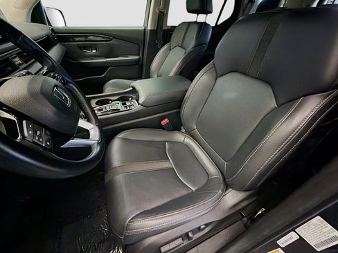 Used 2024 Honda Pilot EX-L image 11