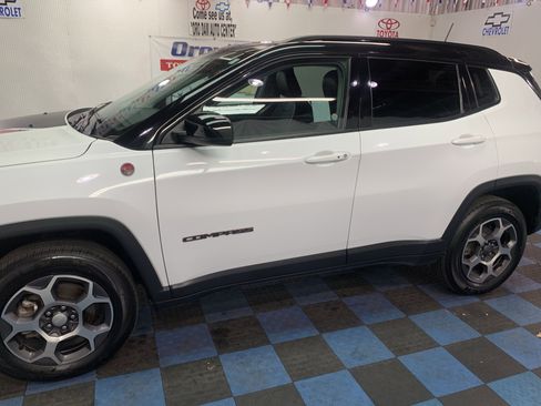Used 2022 Jeep Compass Trailhawk w/ Trailhawk Elite Group image 3
