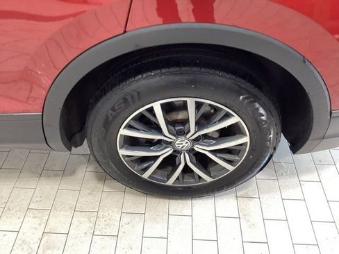 Used 2019 Volkswagen Tiguan SE AWD/4WD image 19