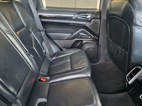 Used 2012 Porsche Cayenne S image 33