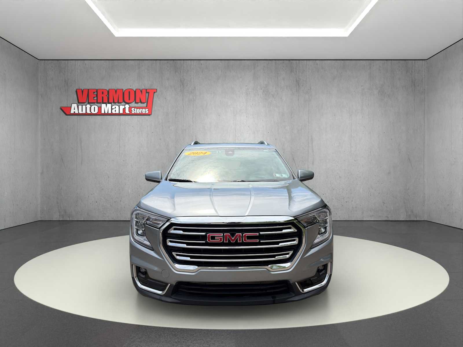 Used 2024 GMC Terrain SLT AWD/4WD image 2