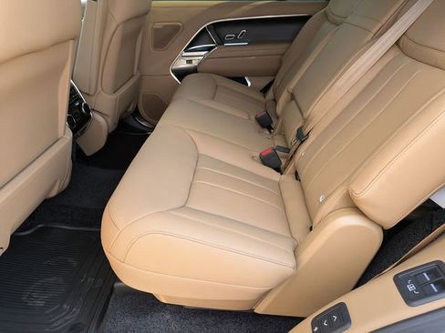 New 2025 Land Rover Range Rover Long Wheelbase SE image 15