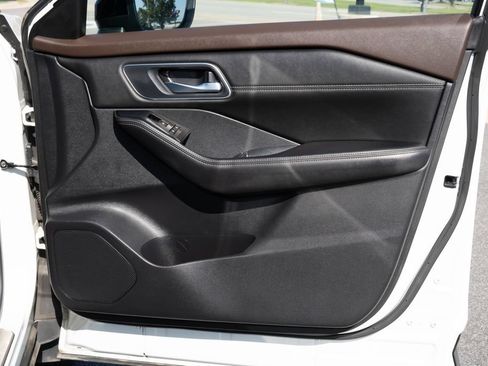 Used 2022 Nissan Rogue Platinum w/ Head-Up Display Package FWD image 13
