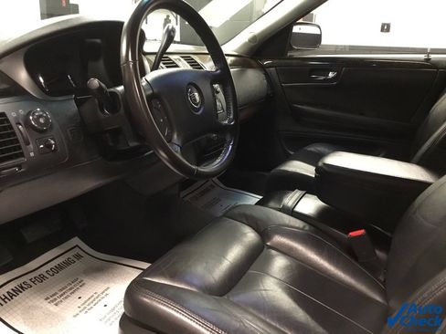 Used 2011 Cadillac DTS Base image 25