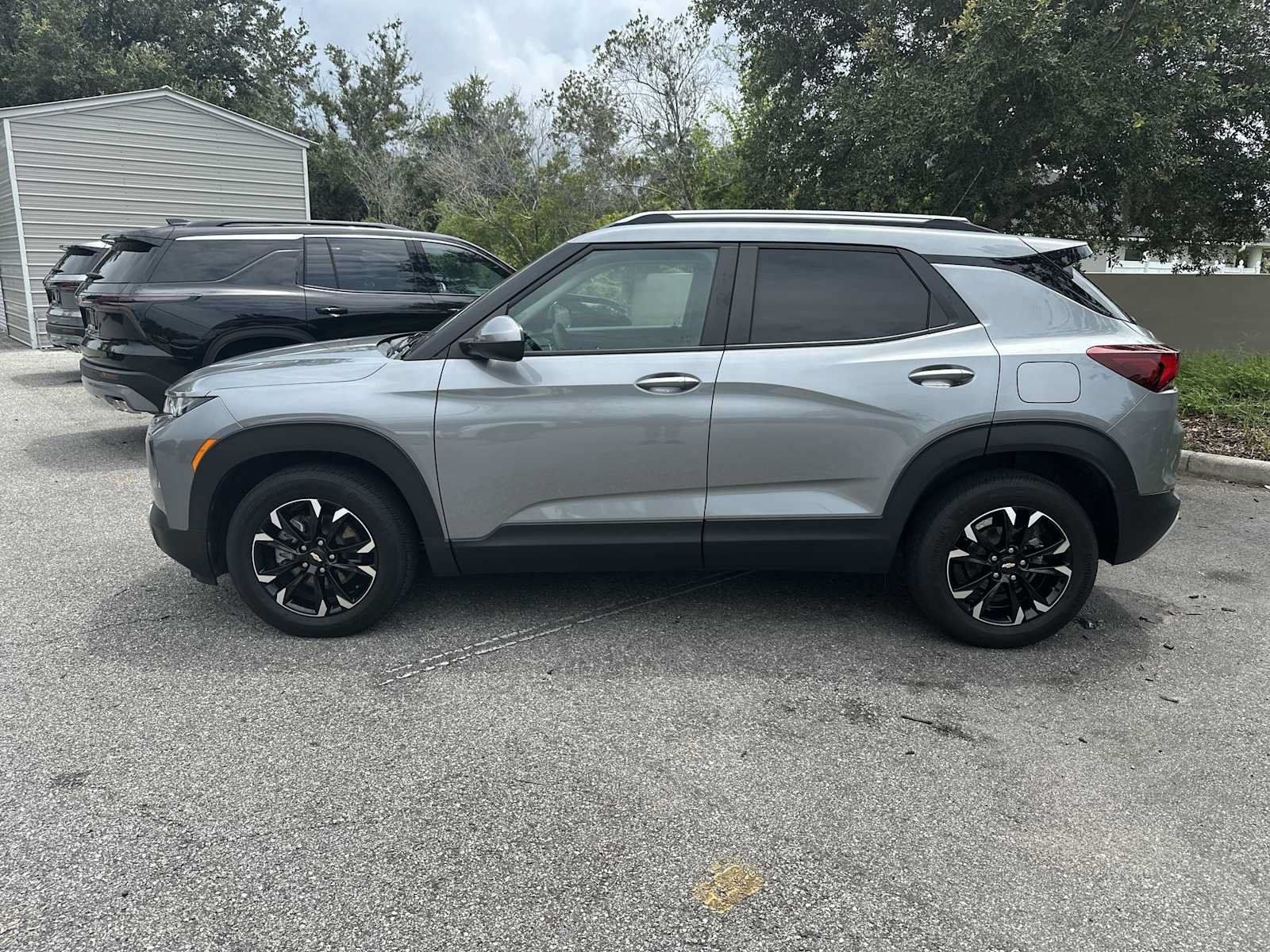 Certified 2023 Chevrolet TrailBlazer LT w/ Convenience Package FWD image 3