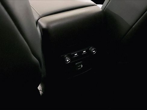 Used 2019 Buick Enclave Essence image 33