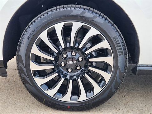 New 2024 Lincoln Navigator Black Label image 11