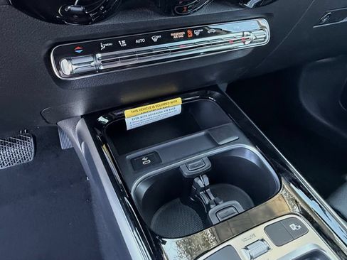New 2026 Mercedes-Benz GLB 250 image 27