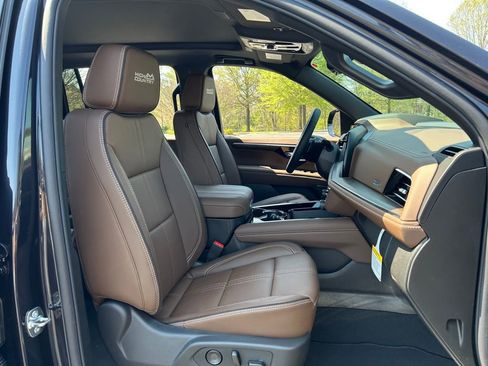 New 2026 Chevrolet Suburban High Country RWD image 51