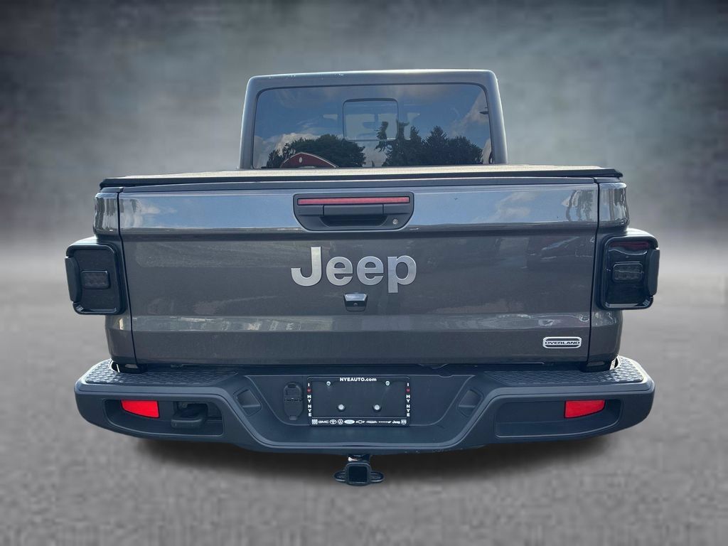 Used 2023 Jeep Gladiator Overland w/ Cold Weather Group AWD/4WD image 4