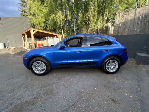 Used 2018 Porsche Macan AWD/4WD image 3