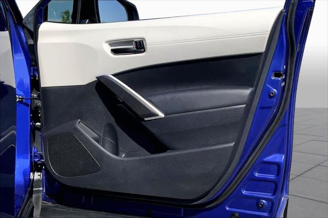 Certified 2025 Toyota Corolla Cross LE FWD image 22