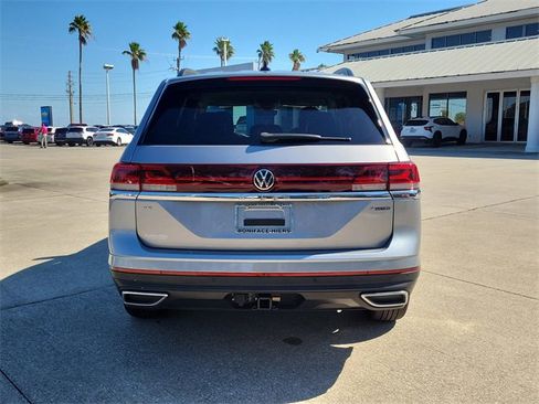 Used 2024 Volkswagen Atlas SE image 6