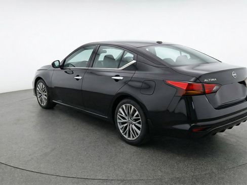 Used 2025 Nissan Altima 2.5 SV image 6